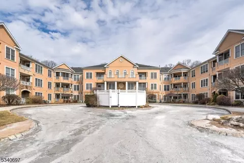 1220 Hamilton Dr, Rockaway, NJ 07866
