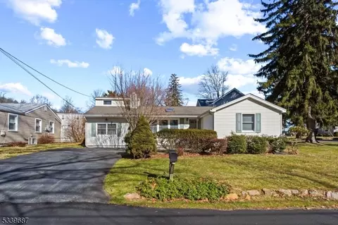 14 Dogwood Dr, Denville, NJ 07834