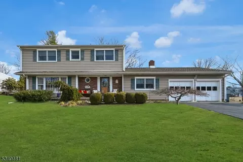 25 Maplewood Dr, Parsippany-troy Hills Twp, NJ 07054