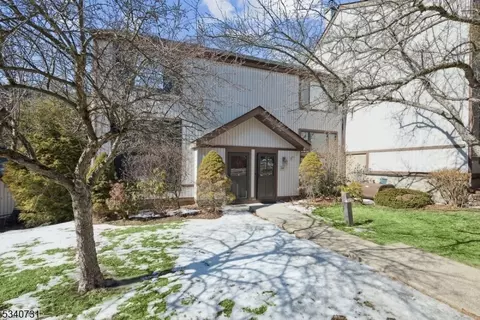 8147 Ashland Ct, Stanhope, NJ 07874