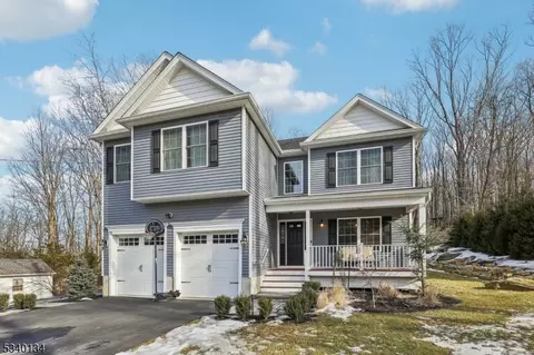 20 Oak Ln, Randolph, NJ 07869