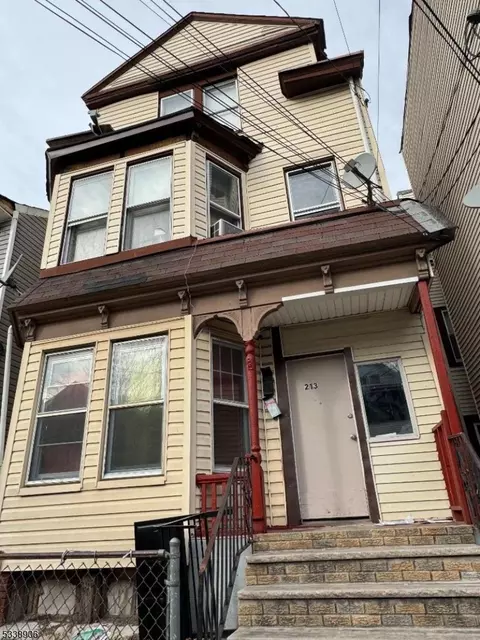 213 16th Ave, Paterson, NJ 07501