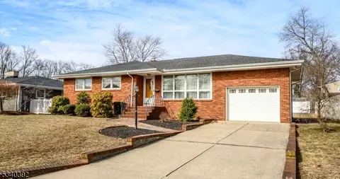 94 Richard St, Clark, NJ 07066