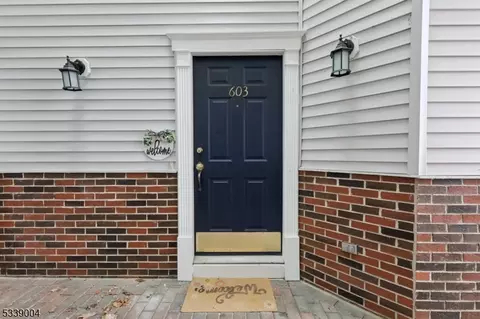 603 Knollwood Ct, Denville, NJ 07834