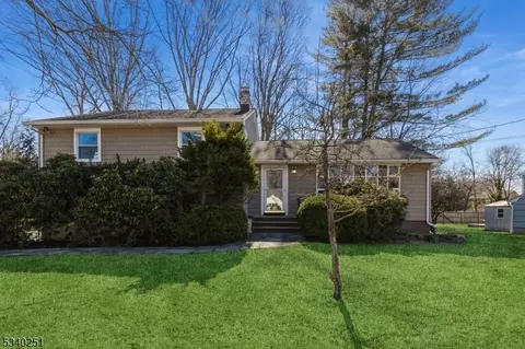 29 Shadowlawn Dr, Livingston, NJ 07039