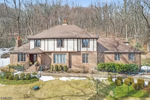 18 Cold Hill Rd, Morristown, NJ 07960