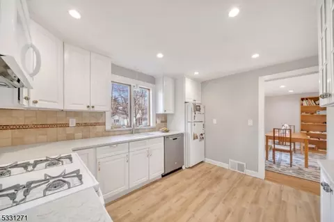 20 Dayton Ct, Springfield, NJ 07081 photo 5