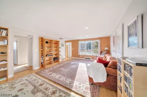 20 Dayton Ct, Springfield, NJ 07081 photo 8