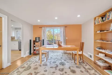 20 Dayton Ct, Springfield, NJ 07081 photo 9