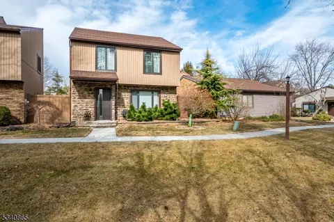 24 Whittney Ct, East Brunswick, NJ 08816