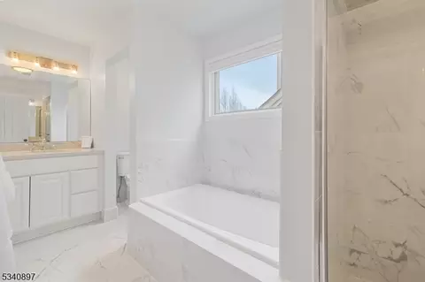 51 Shearwater Ln, Wayne, NJ 07470 photo 10
