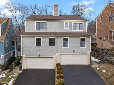 51 Shearwater Ln, Wayne, NJ 07470