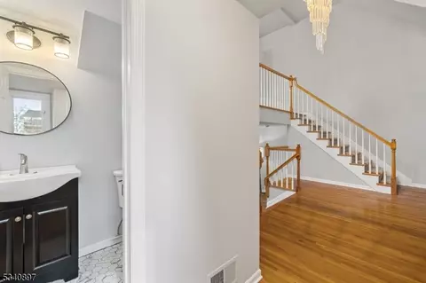 51 Shearwater Ln, Wayne, NJ 07470 photo 4