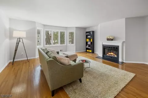 51 Shearwater Ln, Wayne, NJ 07470 photo 3