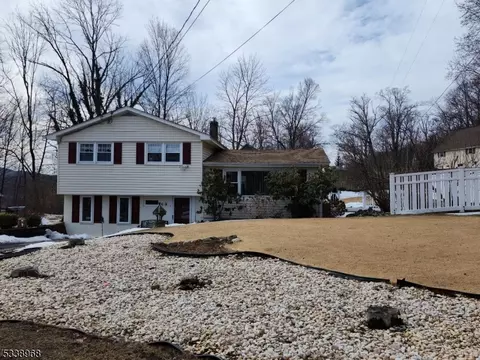 26 Andrea Dr, Vernon, NJ 07462