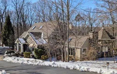 120 Miller Rd, Kinnelon, NJ 07405