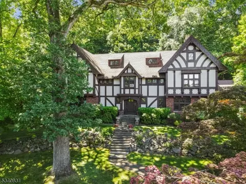 50 Lloyd Rd, Montclair, NJ 07042