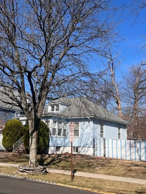 327 E Grant Ave, Roselle Park, NJ 07204