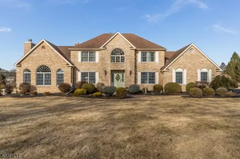 14 Van Fleet Rd, Readington Twp, NJ 08853
