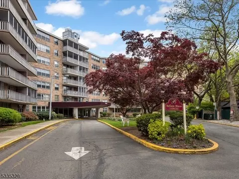 530 Valley Rd #3G, Montclair, NJ 07043