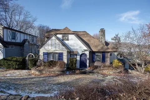 84 Birch Pkwy, Sparta, NJ 07871