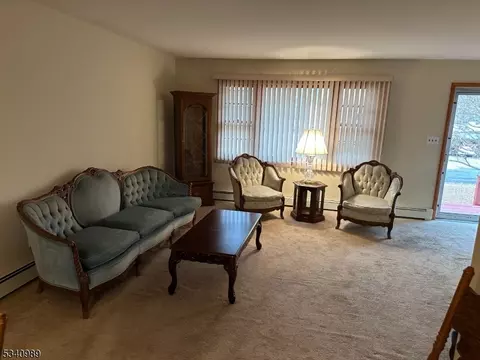 19 Leo Pl, Wayne, NJ 07470 photo 2