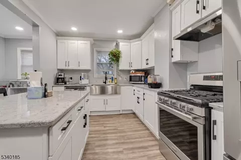 343 South Ave, Garwood, NJ 07027