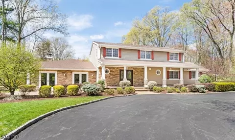 32 Briar Ln, Bernards, NJ 07920