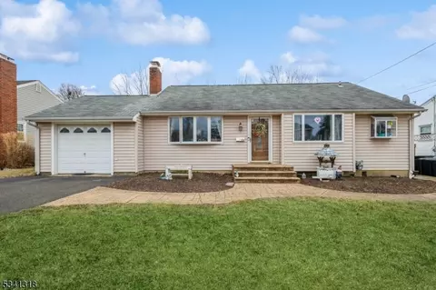 54 Mae Dr, Hamilton, NJ 08620