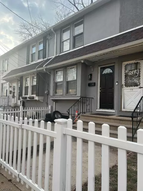 25 Kerlyn Ct, Elizabeth, NJ 07202