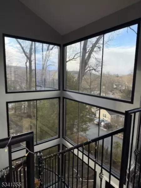 17 Mountain Glen Rd, Ringwood, NJ 07456