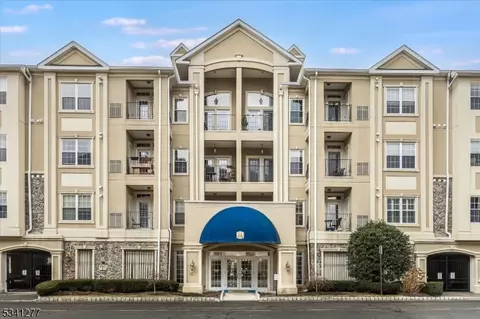 4205 Harcourt Rd #205, Clifton, NJ 07013