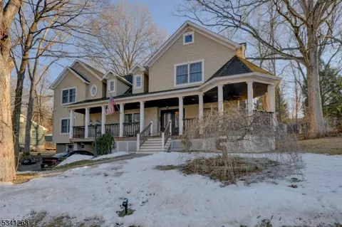 58 Bearfort Ter, Ringwood, NJ 07456