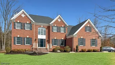 29 Twin Brook Dr, Montgomery, NJ 08502