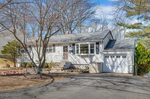 65 Hemlock Rd, Little Falls Twp, NJ 07424