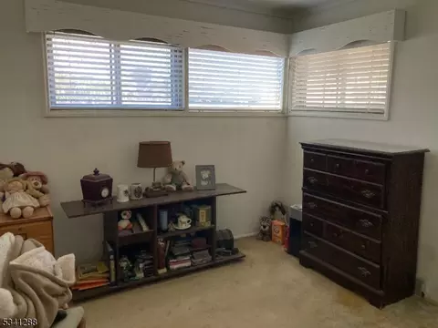 195 Concord Dr, Paramus, NJ 07652 photo 6