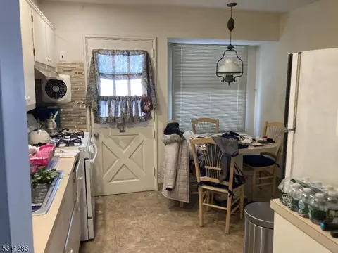 195 Concord Dr, Paramus, NJ 07652 photo 9