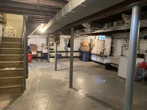 195 Concord Dr, Paramus, NJ 07652 photo 3
