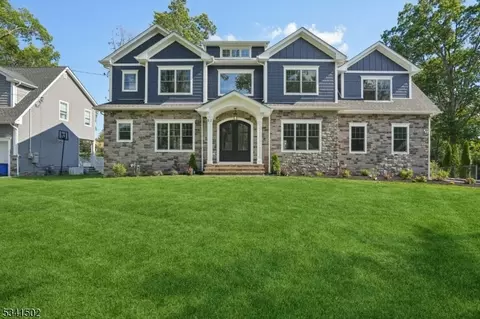 82 Martin Rd, Livingston, NJ 07039