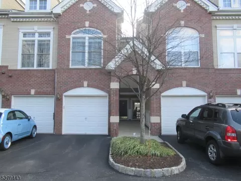 134 Rock Creek Dr, Clifton, NJ 07014