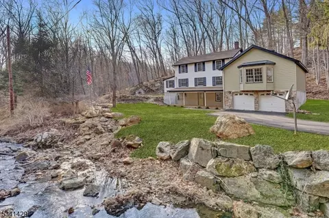 60 Hollow Rd, Glen Gardner, NJ 08826