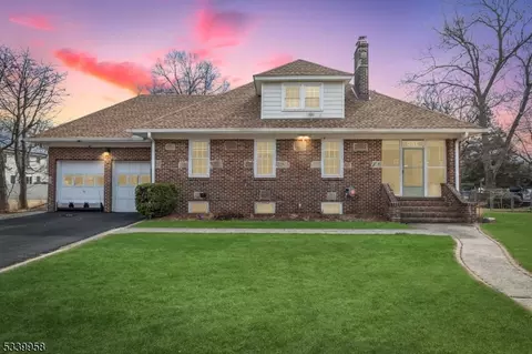 1 Wickett Ave, Green Brook, NJ 08812