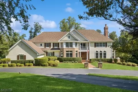 5 Charlotte Hill Dr, Bernardsville, NJ 07924