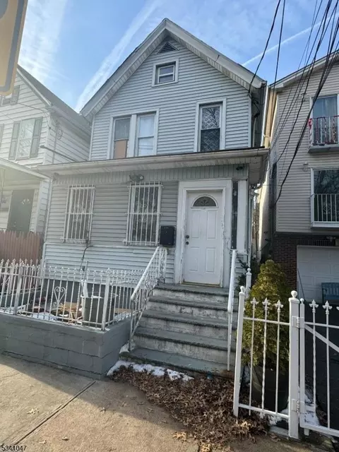 102 Oraton St #2, Newark, NJ 07104
