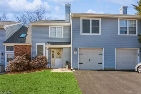 69 Avebury Pl, Somerset, NJ 08873