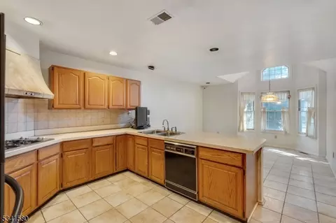 174 Worcester Dr, Wayne, NJ 07470 photo 22