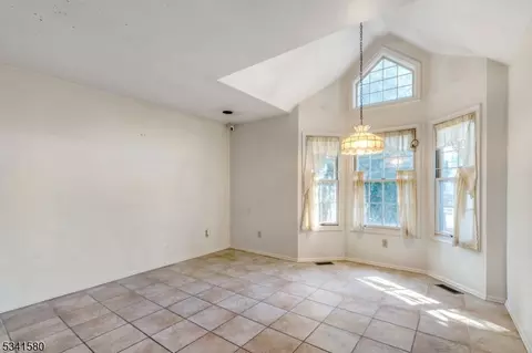 174 Worcester Dr, Wayne, NJ 07470 photo 23