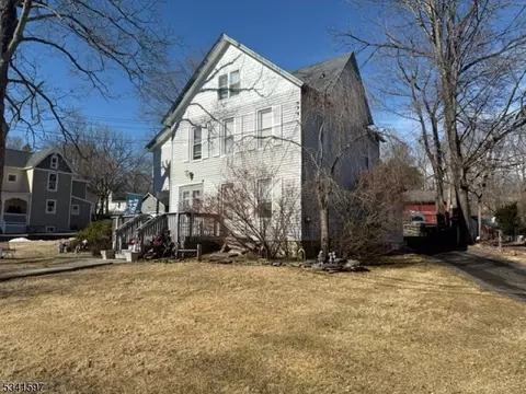 7 Brighton Ave, Andover, NJ 07821