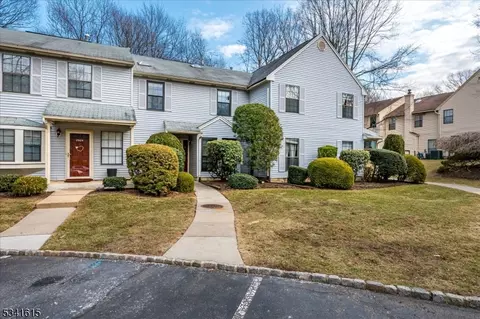 2605 Cricket Cir, Edison, NJ 08820