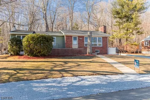 5 Hallvard Ter, Rockaway Twp, NJ 07866